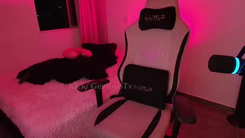 geminis11 online show from 12-20-25, 11:34