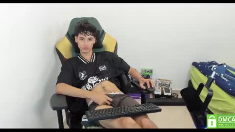 Snapshot of gendo_05 chatting on 07-01-26, 10:09 GENDO online show from 07-01-26, 10:09