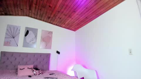 Snapshot of gennesis_love chatting on 03-08-25, 07:49 Sofia online show from 03-08-25, 07:49