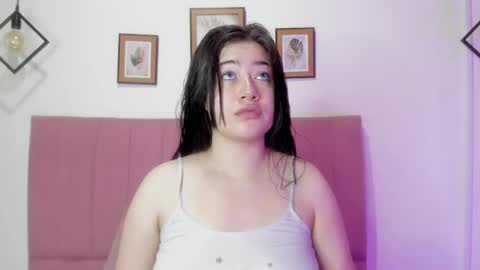 Snapshot of gennesis_love chatting on 09-28-25, 01:00 Sofia online show from 09-28-25, 01:00