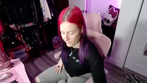 Genny Rock   and  online show from 11-11-25, 01:49