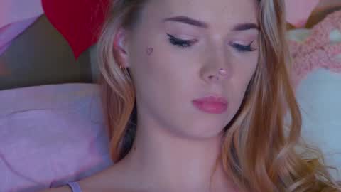 Snapshot of gentlerossi chatting on 02-16-25, 01:03 GentleRossi online show from 02-16-25, 01:03