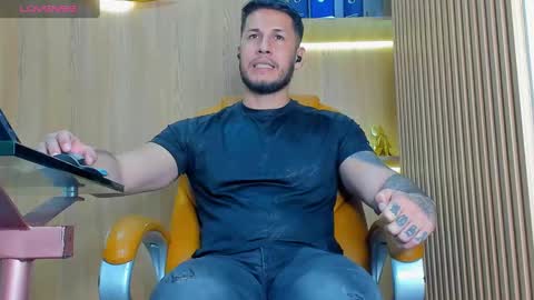 Snapshot of george_diesell_ chatting on 09-09-25, 08:30 George online show from 09-09-25, 08:30