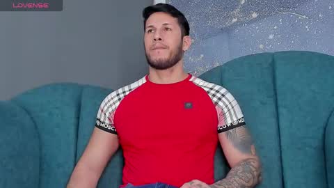 Snapshot of george_diesell_ chatting on 10-06-25, 04:32 George online show from 10-06-25, 04:32