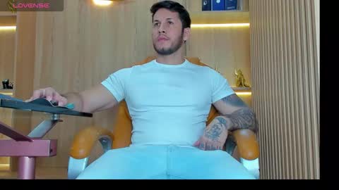 Snapshot of george_diesell_ chatting on 10-14-25, 05:08 George online show from 10-14-25, 05:08