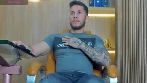 Snapshot of george_diesell_ chatting on 10-19-25, 11:16 George online show from 10-19-25, 11:16