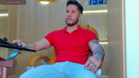 Snapshot of george_diesell_ chatting on 11-02-25, 08:44 George online show from 11-02-25, 08:44