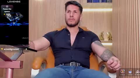 Snapshot of george_diesell_ chatting on 11-08-25, 09:46 George online show from 11-08-25, 09:46