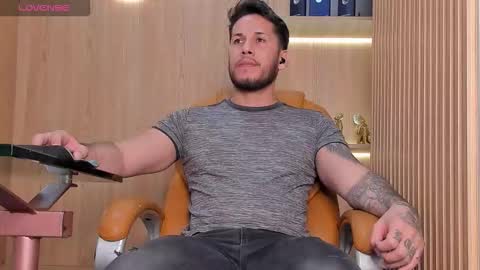 Snapshot of george_diesell_ chatting on 11-09-25, 08:18 George online show from 11-09-25, 08:18