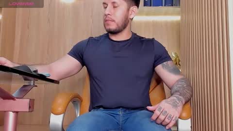 Snapshot of george_diesell_ chatting on 11-14-25, 10:29 George online show from 11-14-25, 10:29