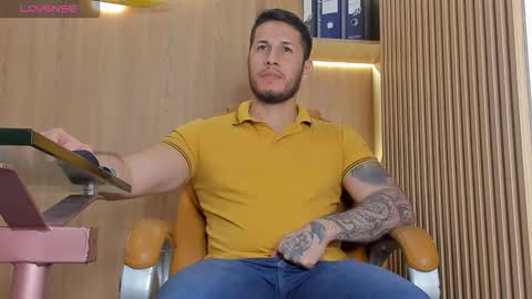 Snapshot of george_diesell_ chatting on 12-13-25, 09:20 George online show from 12-13-25, 09:20