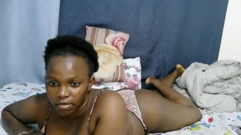 Snapshot of georgeous_kimberly chatting on 05-21-26, 12:39 georgeous_kimberly online show from 05-21-26, 12:39