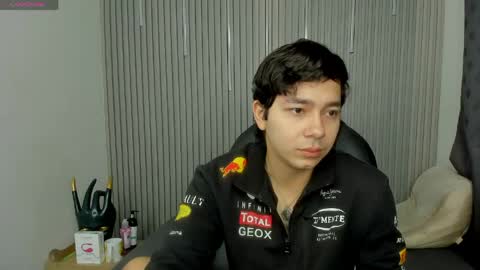 Snapshot of georgesmith_1 chatting on 05-31-26, 04:53 GEORGE online show from 05-31-26, 04:53