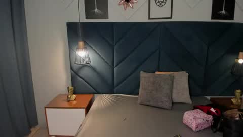 Snapshot of georgina_sensuelle chatting on 05-06-26, 10:53 Georgina online show from 05-06-26, 10:53