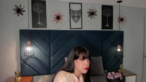 Snapshot of georgina_sensuelle chatting on 05-15-26, 10:55 Georgina online show from 05-15-26, 10:55