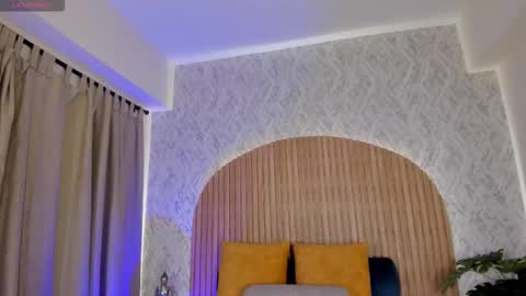 Kendal  online show from 03-08-26, 04:00