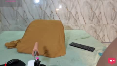 Snapshot of georgis__ chatting on 10-04-25, 08:40 Georgina online show from 10-04-25, 08:40