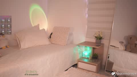 Snapshot of germaine_jones chatting on 01-06-25, 12:46 germaine_jones online show from 01-06-25, 12:46