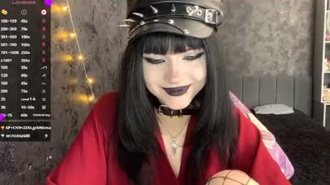 EmelyWoodes online show from 06-15-26, 07:21