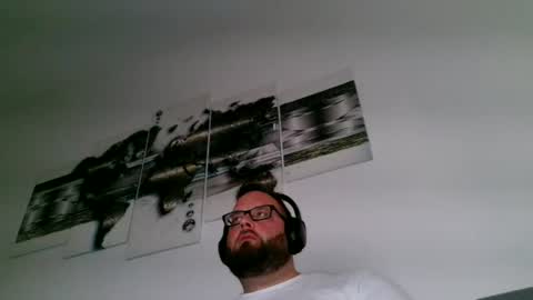 Phil online show from 06-19-26, 03:38