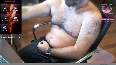 Snapshot of geronimo_431 chatting on 11-22-25, 03:33 Daddy Jokes online show from 11-22-25, 03:33