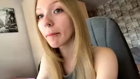 Sophie online show from 06-28-26, 04:29