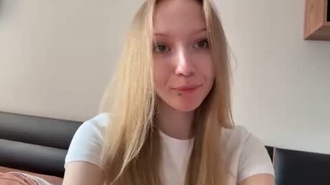 Sophie online show from 08-06-26, 06:15