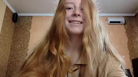 Snapshot of gertrudisturbe chatting on 04-21-26, 12:12 Kate online show from 04-21-26, 12:12