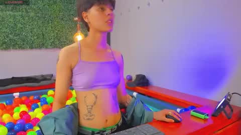 Snapshot of ghost__girl_ chatting on 10-17-25, 08:22 Your Girl online show from 10-17-25, 08:22