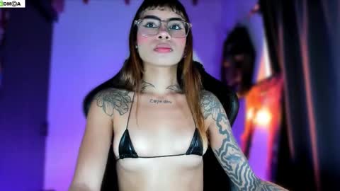 Snapshot of ghostlydolll chatting on 11-11-25, 07:47 Sara online show from 11-11-25, 07:47