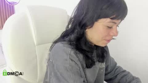 Snapshot of ghostmila chatting on 05-11-26, 04:04 Milaa online show from 05-11-26, 04:04