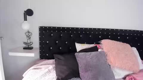 Snapshot of ghosty_doll chatting on 09-09-25, 08:08 Allison online show from 09-09-25, 08:08