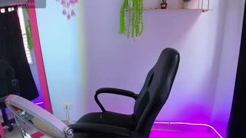 Snapshot of gia_contii chatting on 06-28-26, 09:21 giaaaa online show from 06-28-26, 09:21