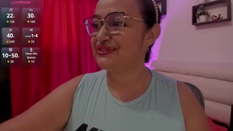 nahomi online show from 10-26-25, 04:13