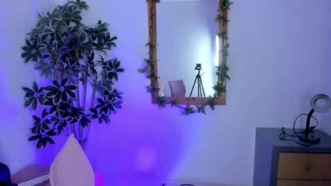 Gia  online show from 10-14-25, 12:50