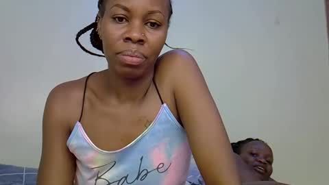 Snapshot of gianna_012 chatting on 10-13-25, 11:54 ENNY online show from 10-13-25, 11:54