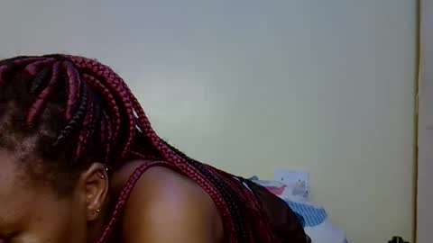 Snapshot of gianna_012 chatting on 11-19-25, 06:02 ENNY online show from 11-19-25, 06:02