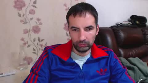 Snapshot of gianni_lion chatting on 11-15-25, 06:37 Gianni online show from 11-15-25, 06:37