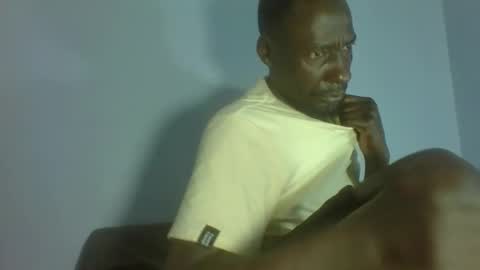 Snapshot of giant_couple chatting on 05-02-26, 02:05 giant_couple online show from 05-02-26, 02:05