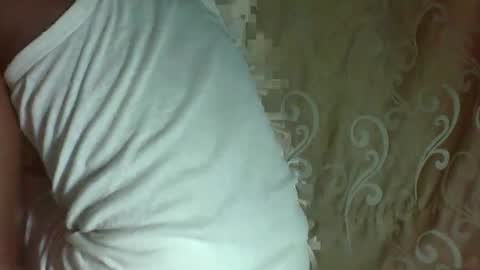 Snapshot of giant_couple chatting on 05-18-26, 06:47 giant_couple online show from 05-18-26, 06:47