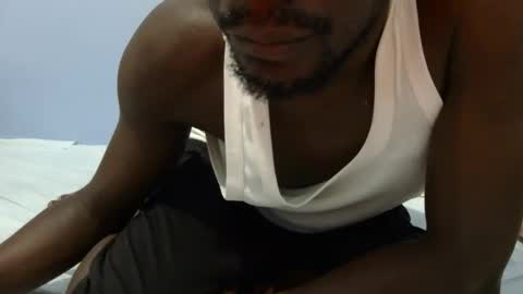Snapshot of giant_couple chatting on 06-10-26, 02:12 giant_couple online show from 06-10-26, 02:12