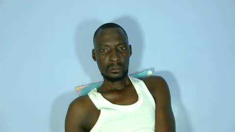 Snapshot of giant_couple chatting on 06-20-26, 02:58 giant_couple online show from 06-20-26, 02:58
