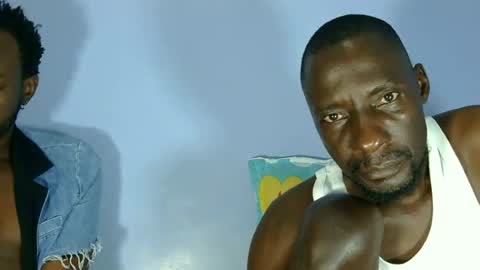 Snapshot of giant_couple chatting on 06-23-26, 05:16 giant_couple online show from 06-23-26, 05:16