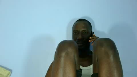 Snapshot of giant_couple chatting on 06-24-26, 03:00 giant_couple online show from 06-24-26, 03:00