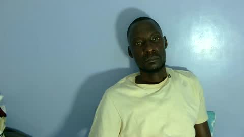 Snapshot of giant_couple chatting on 06-30-26, 01:50 giant_couple online show from 06-30-26, 01:50