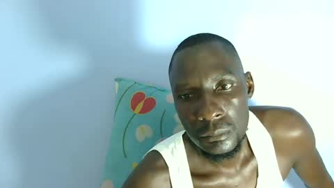 Snapshot of giant_couple chatting on 07-18-26, 10:08 giant_couple online show from 07-18-26, 10:08
