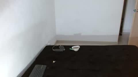 Snapshot of giant_feet chatting on 07-09-26, 11:36 BOSS online show from 07-09-26, 11:36