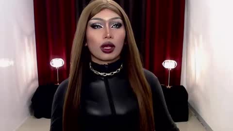 Snapshot of giaxxx01 chatting on 12-09-24, 06:34 Gia X online show from 12-09-24, 06:34