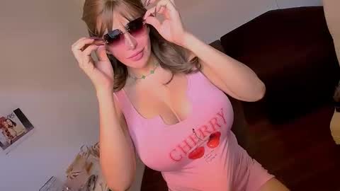 Snapshot of giftedgirl4u chatting on 11-15-25, 11:54 Ms. Abby - IF YOU DEMAND I DEMAND ASWELL- online show from 11-15-25, 11:54