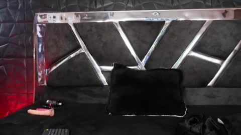 Gigi online show from 11-28-25, 12:52